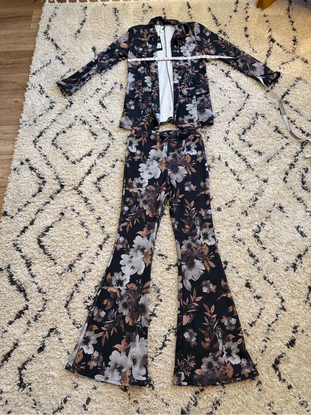 Stretchy Floral Flare Leg Pant and Blazer Set Size M